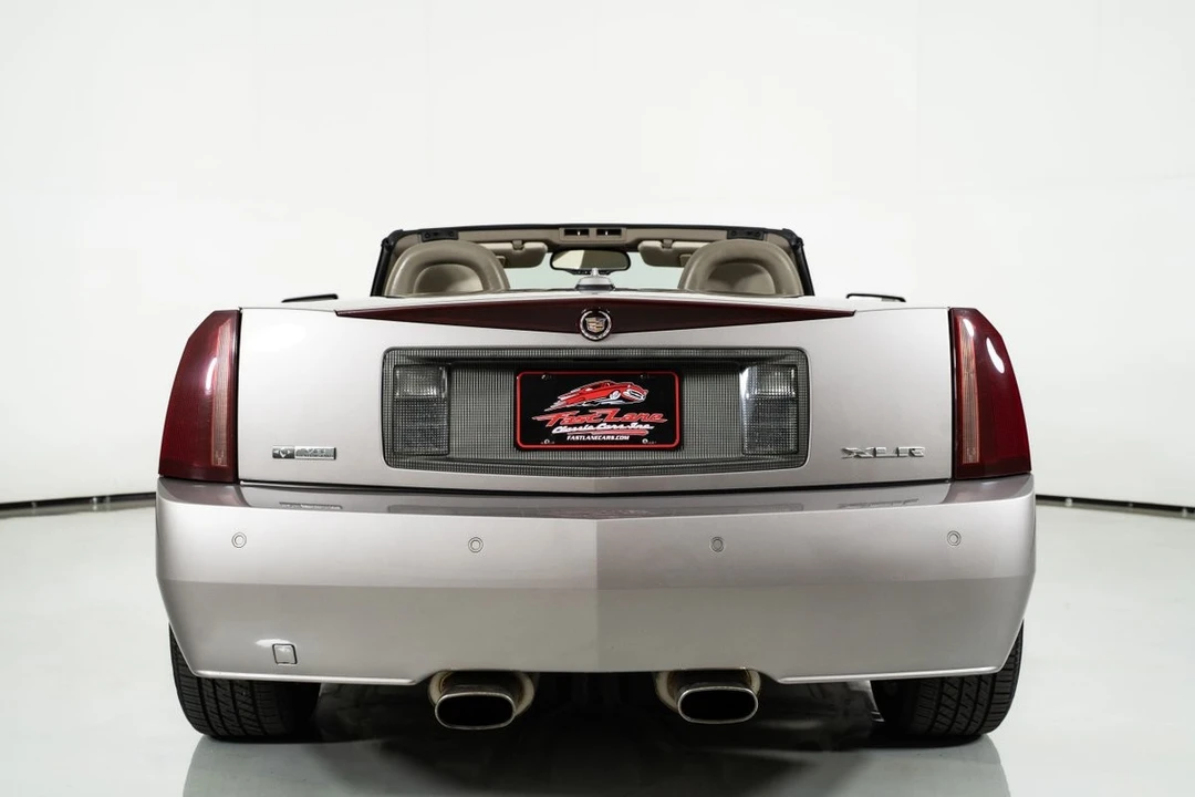 2005 Cadillac XLR - Image 11 of 12