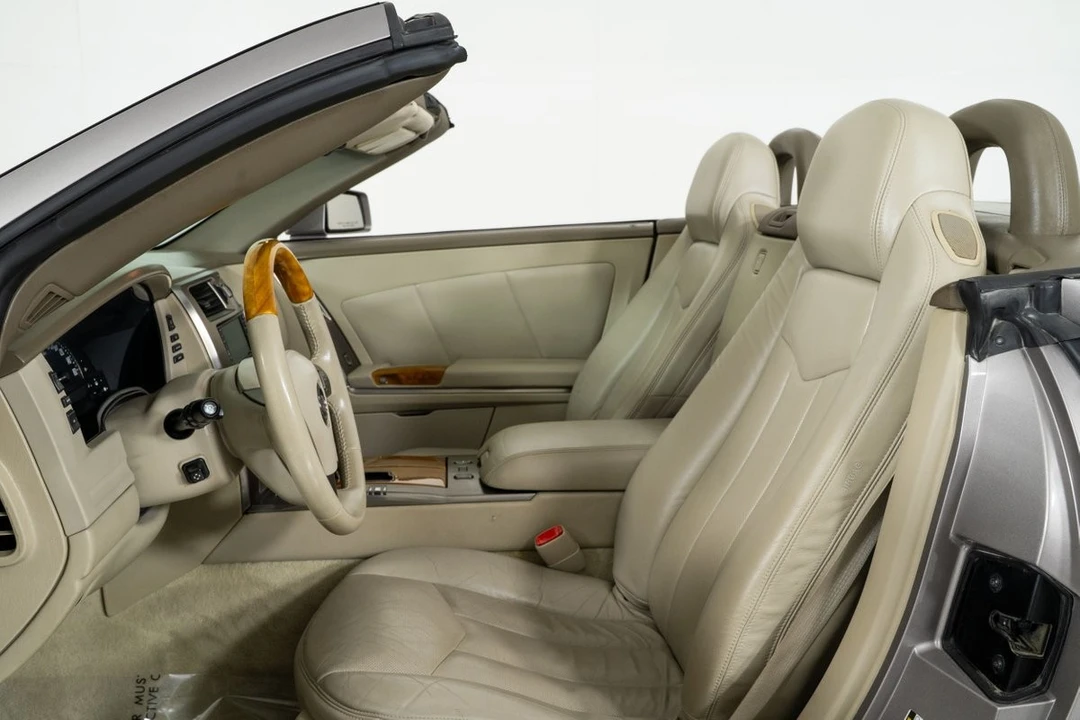 2005 Cadillac XLR - Image 21 of 21