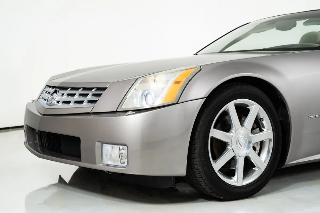 2005 Cadillac XLR - Image 6 of 12
