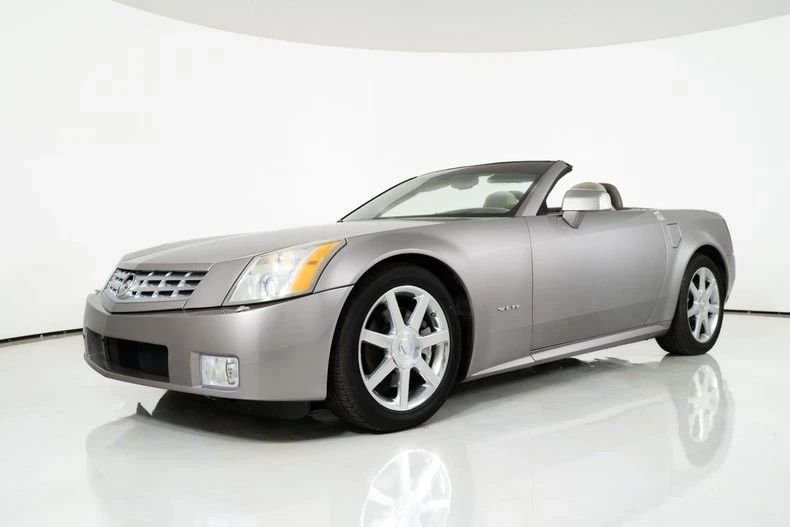 2005 Cadillac XLR - Image 4 of 21