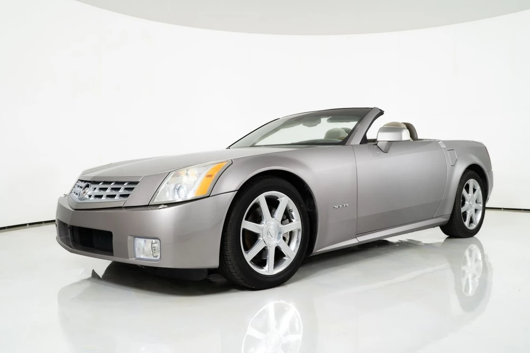 2005 Cadillac XLR - Image 5 of 12