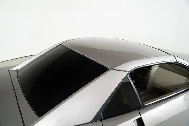2005 Cadillac XLR - Image 15 of 21