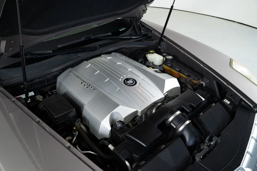 2005 Cadillac XLR - Image 3 of 12