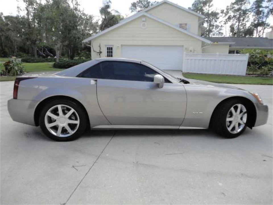 2005 Cadillac XLR - Image 5 of 31