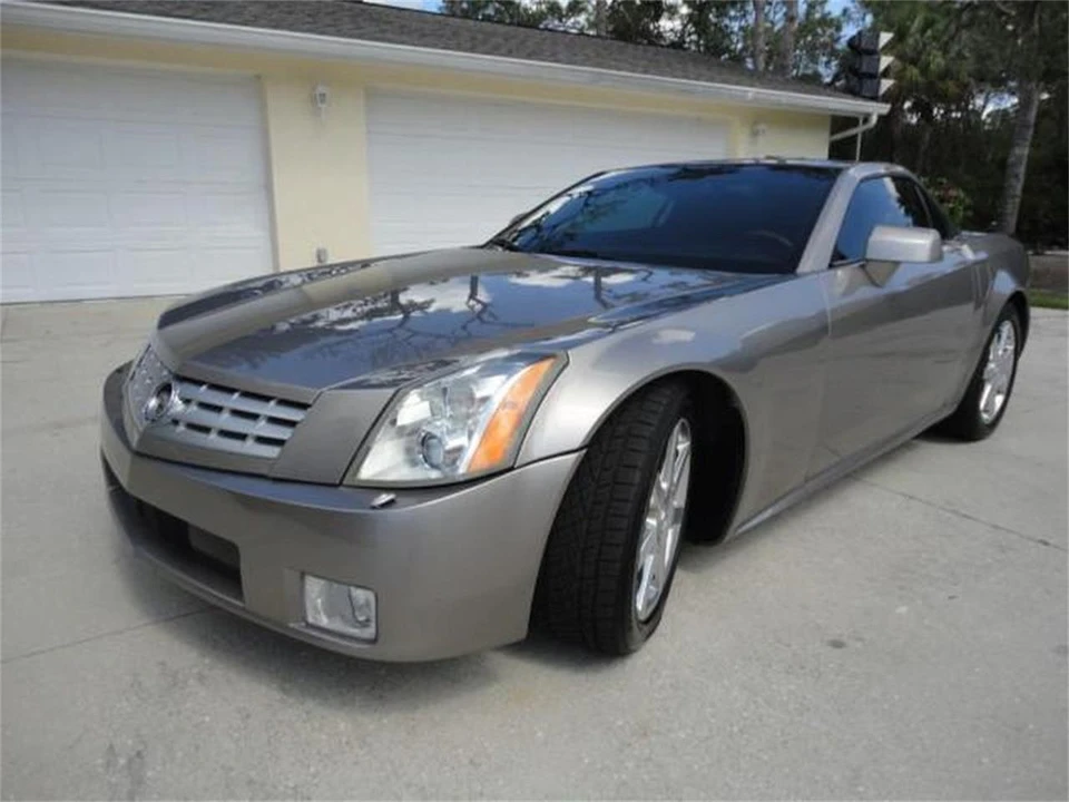 2005 Cadillac XLR - Image 4 of 31