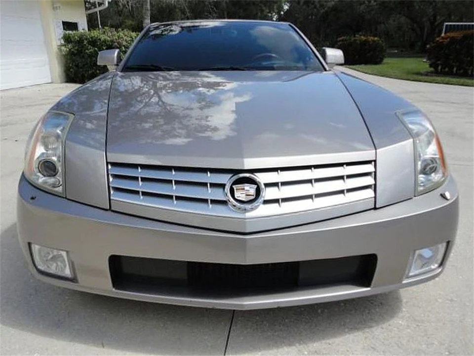2005 Cadillac XLR - Image 12 of 31