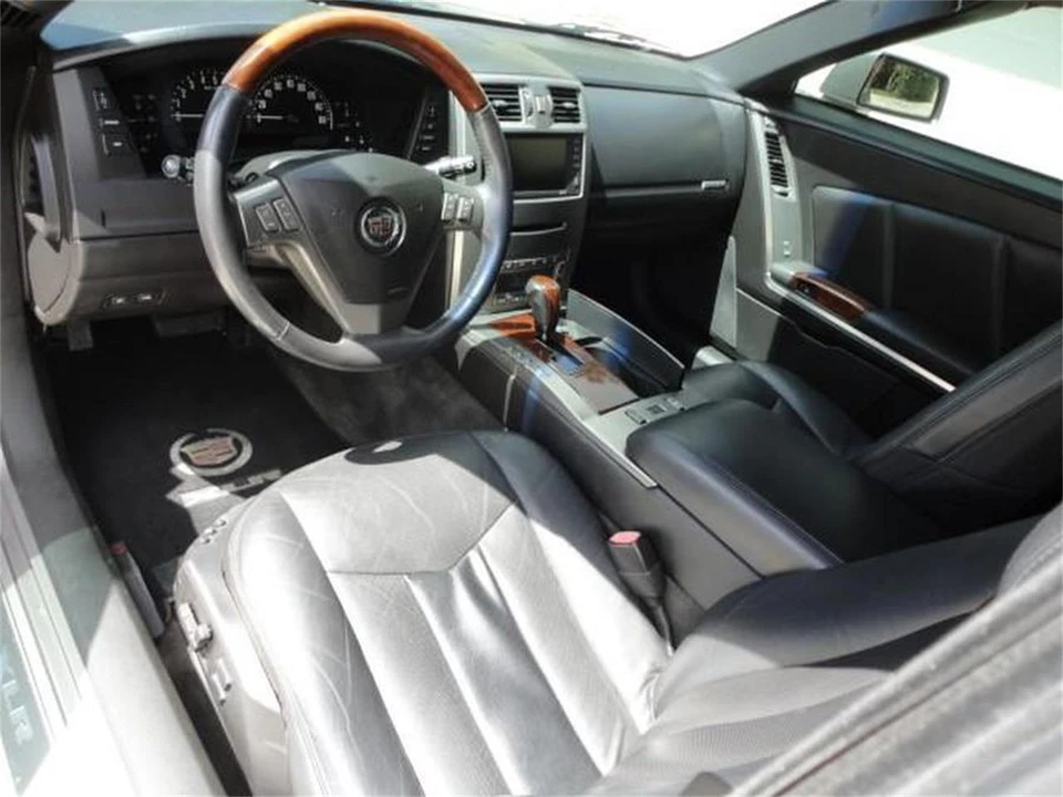 2005 Cadillac XLR - Image 21 of 31