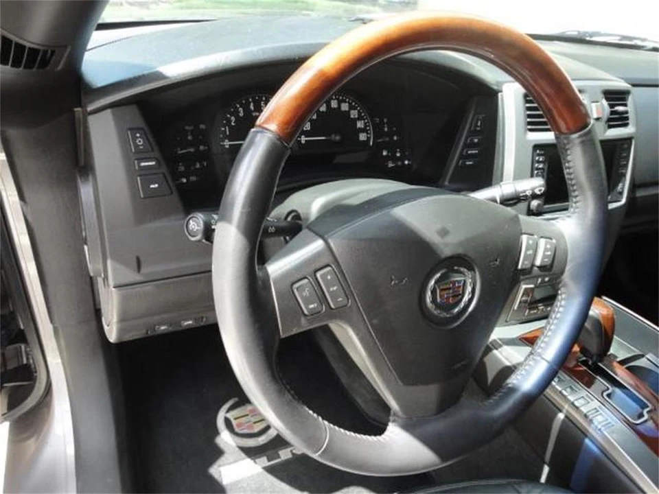 2005 Cadillac XLR - Image 23 of 31