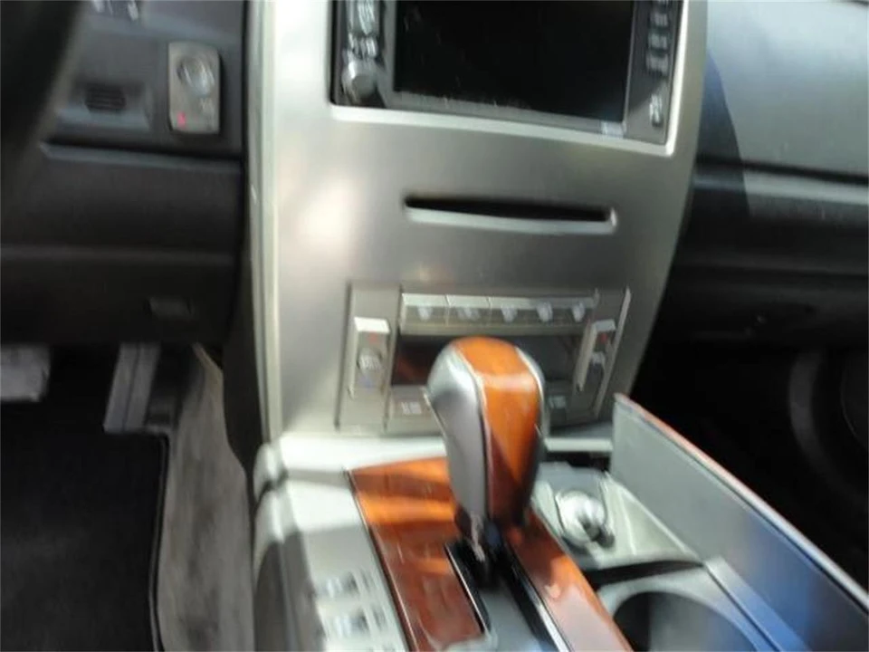 2005 Cadillac XLR - Image 26 of 31