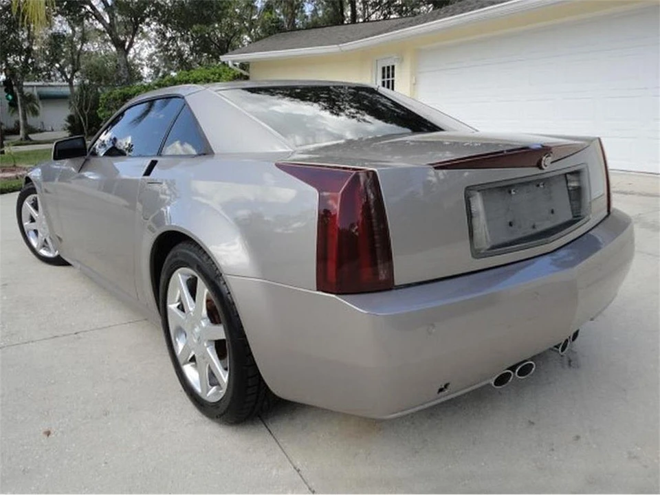 2005 Cadillac XLR - Image 8 of 28