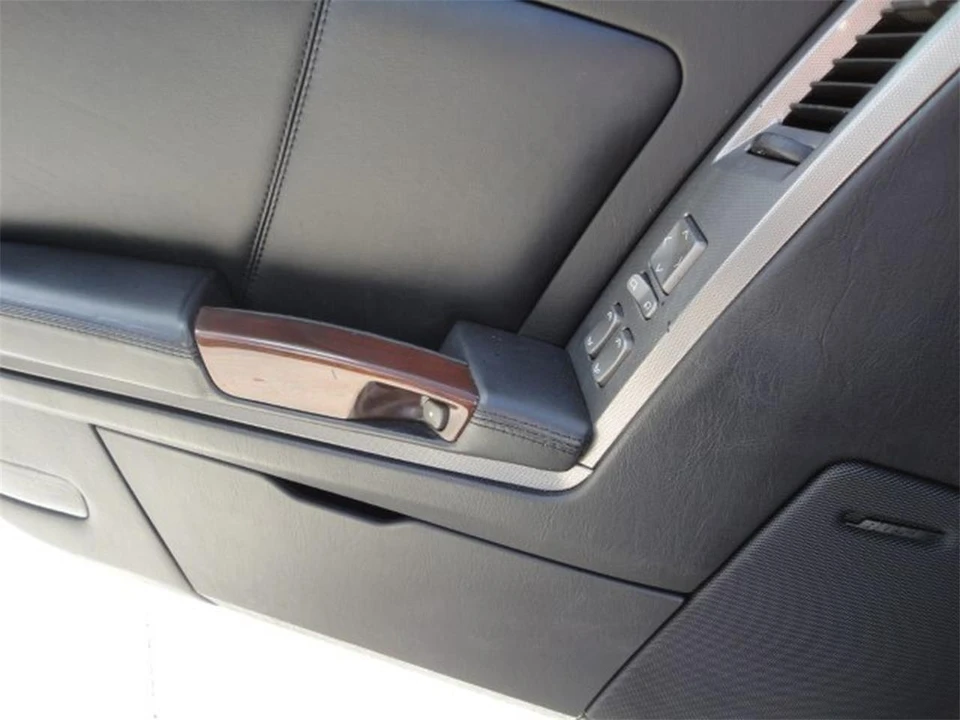 2005 Cadillac XLR - Image 20 of 28