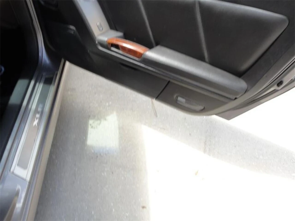 2005 Cadillac XLR - Image 23 of 28
