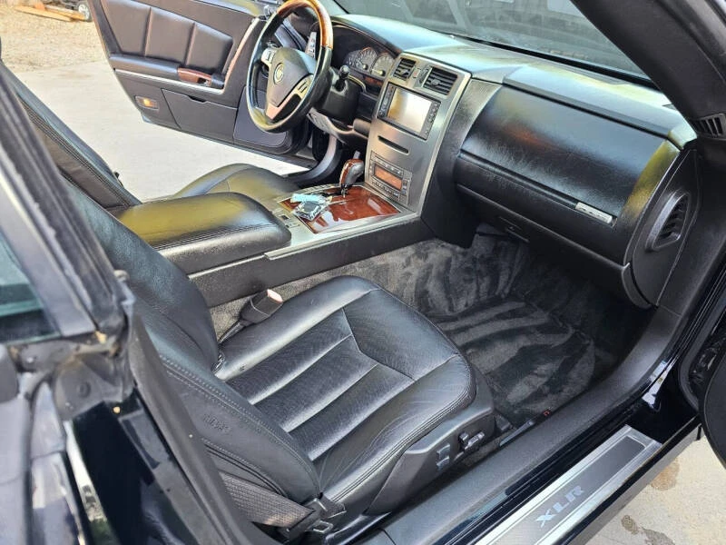 2005 Cadillac XLR - Image 22 of 31