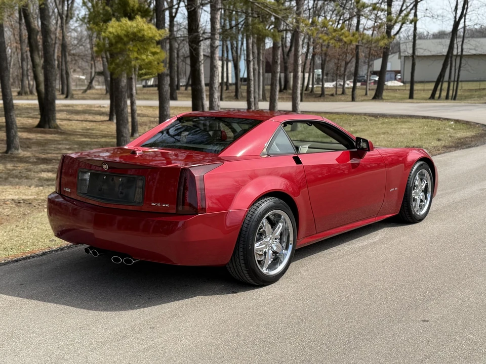 2005 Cadillac XLR - Image 14 of 31