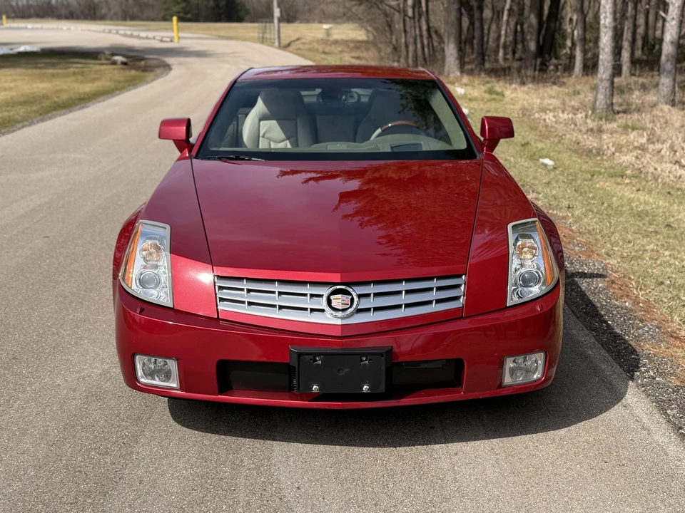 2005 Cadillac XLR - Image 11 of 31