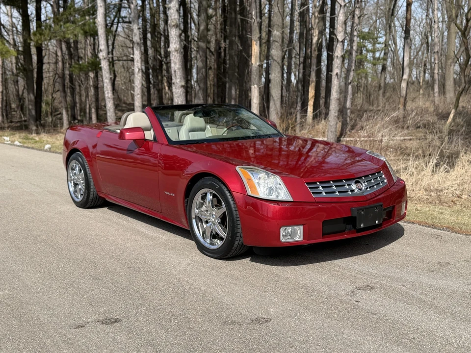 2005 Cadillac XLR - Image 4 of 31