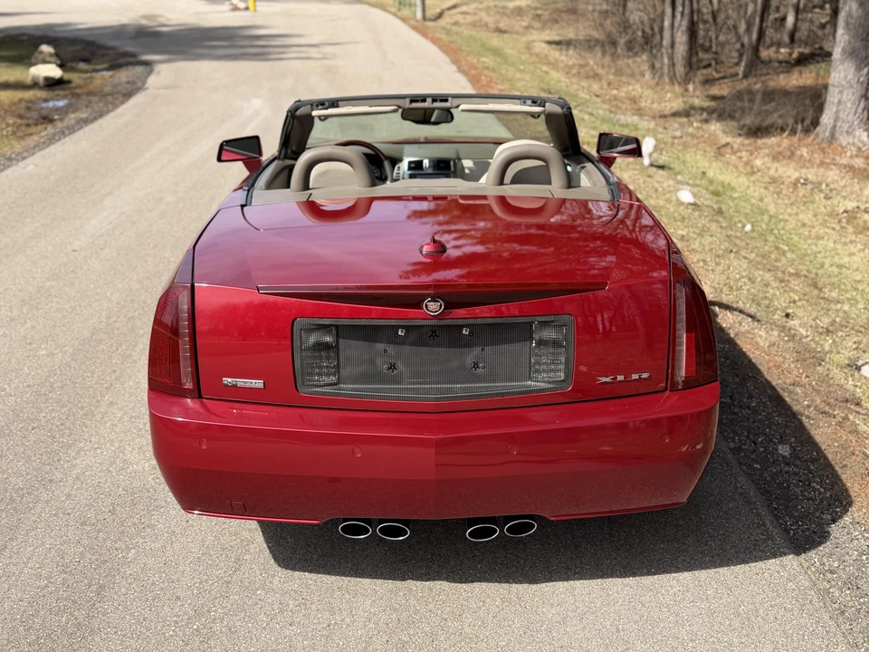2005 Cadillac XLR - Image 7 of 31