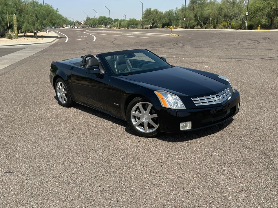 2005 Cadillac XLR - Image 15 of 31