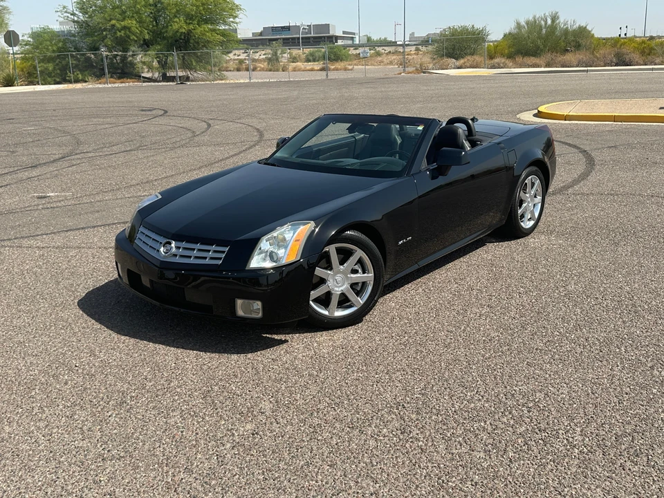 2005 Cadillac XLR - Image 8 of 31