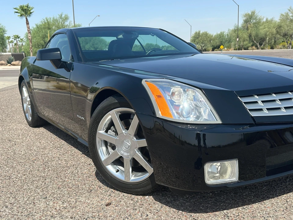 2005 Cadillac XLR - Image 29 of 31