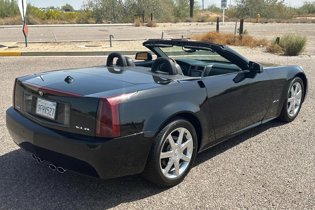 2005 Cadillac XLR - Image 4 of 31