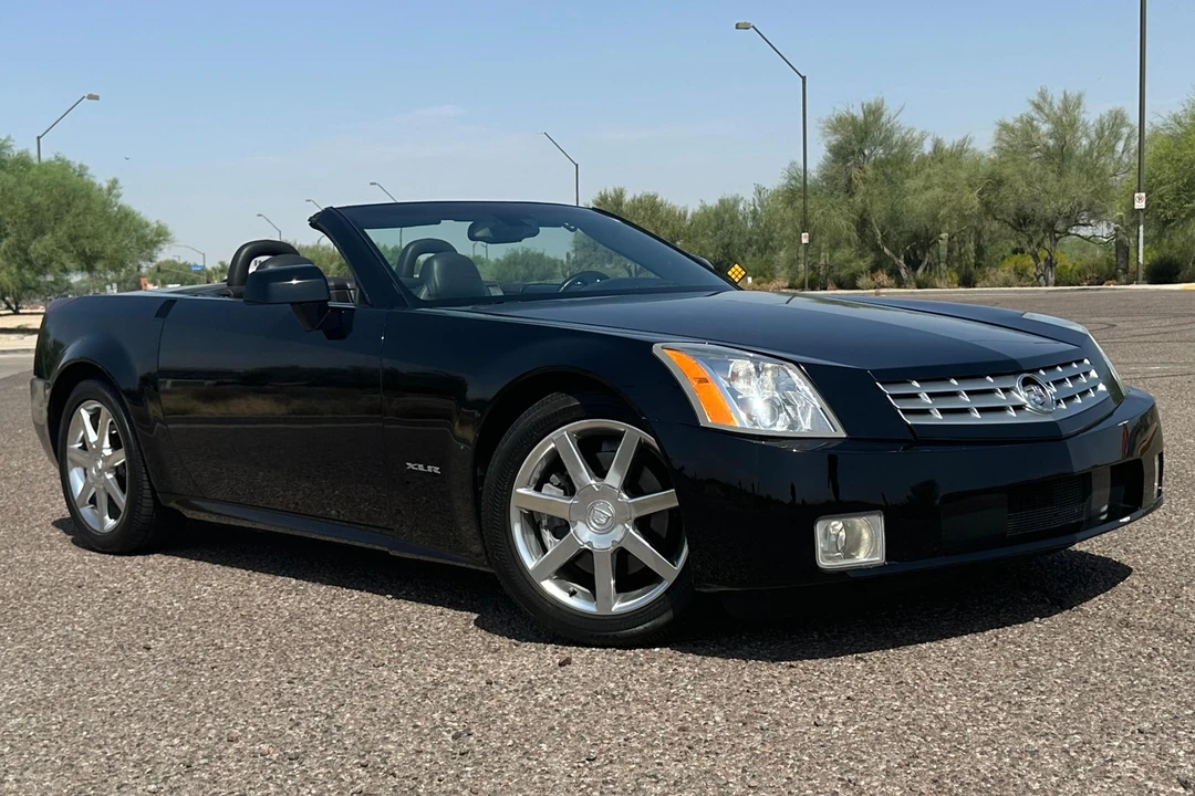 2005 Cadillac XLR - Image 16 of 31