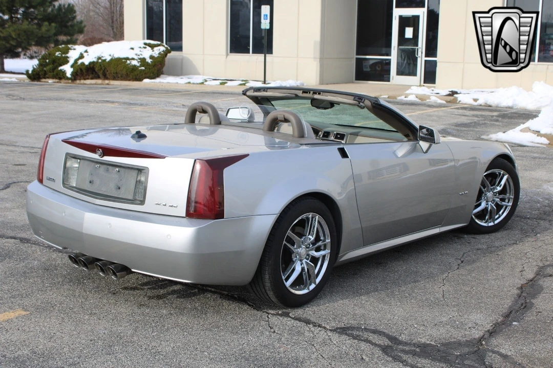 2005 Cadillac XLR - Image 11 of 21