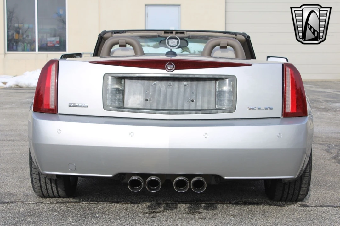 2005 Cadillac XLR - Image 10 of 21