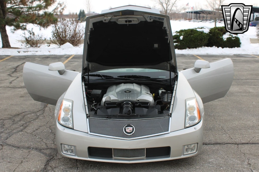 2005 Cadillac XLR - Image 16 of 21