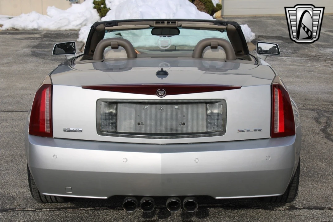 2005 Cadillac XLR - Image 9 of 21