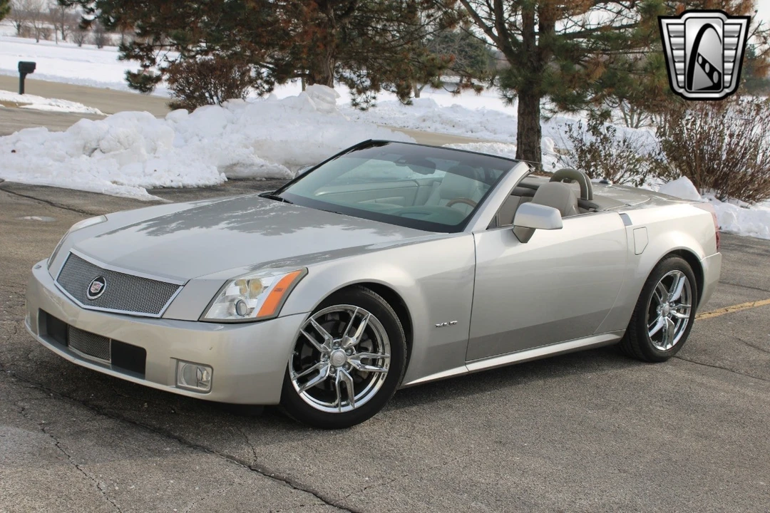 2005 Cadillac XLR - Image 3 of 21