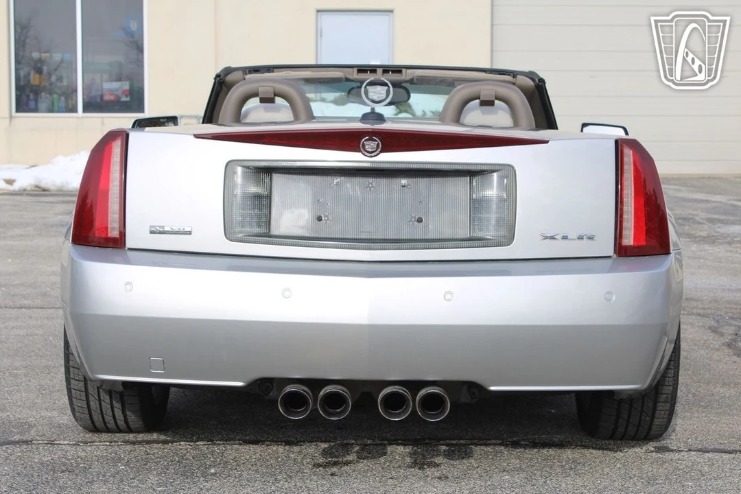 2005 Cadillac XLR - Image 13 of 21