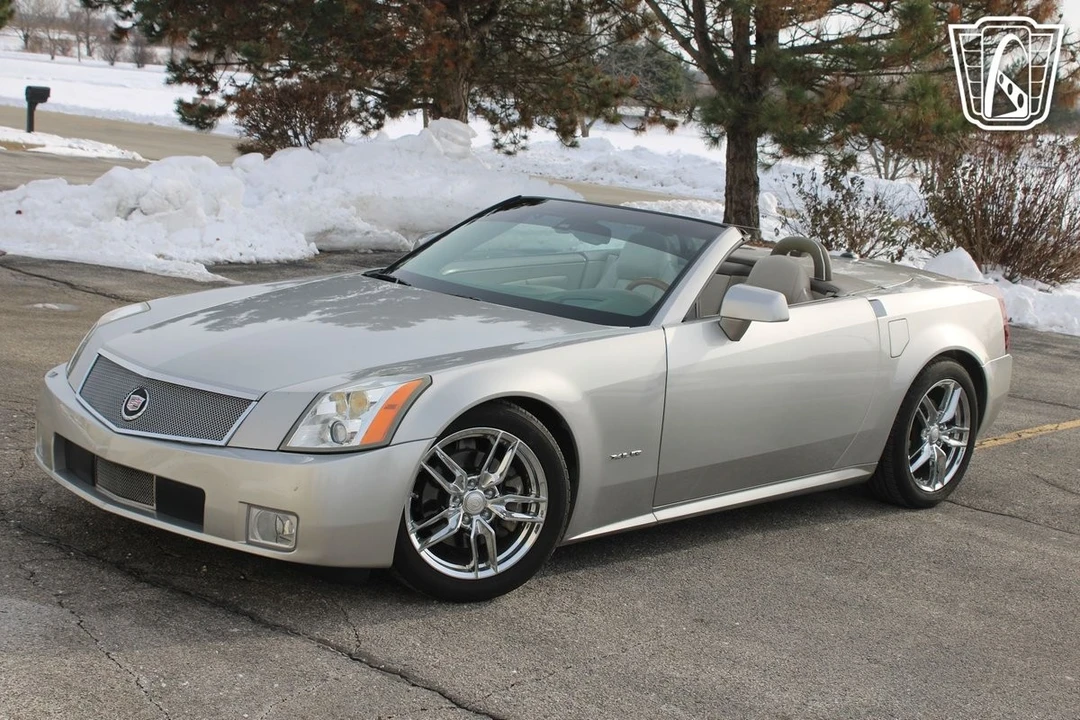 2005 Cadillac XLR - Image 3 of 21