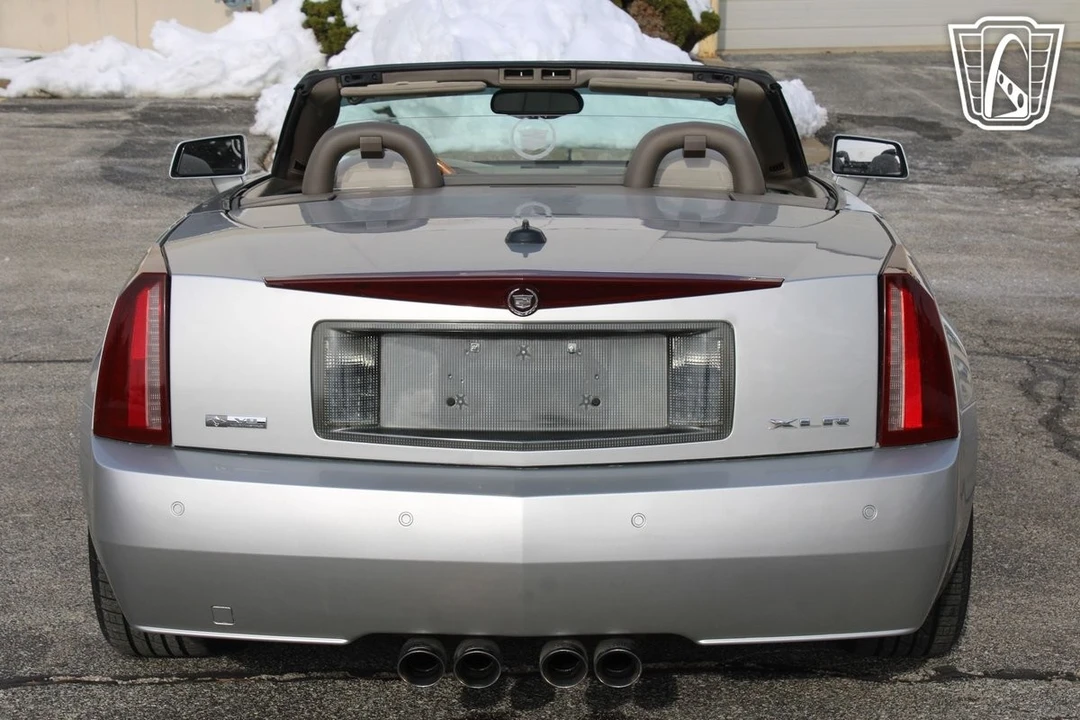 2005 Cadillac XLR - Image 11 of 21
