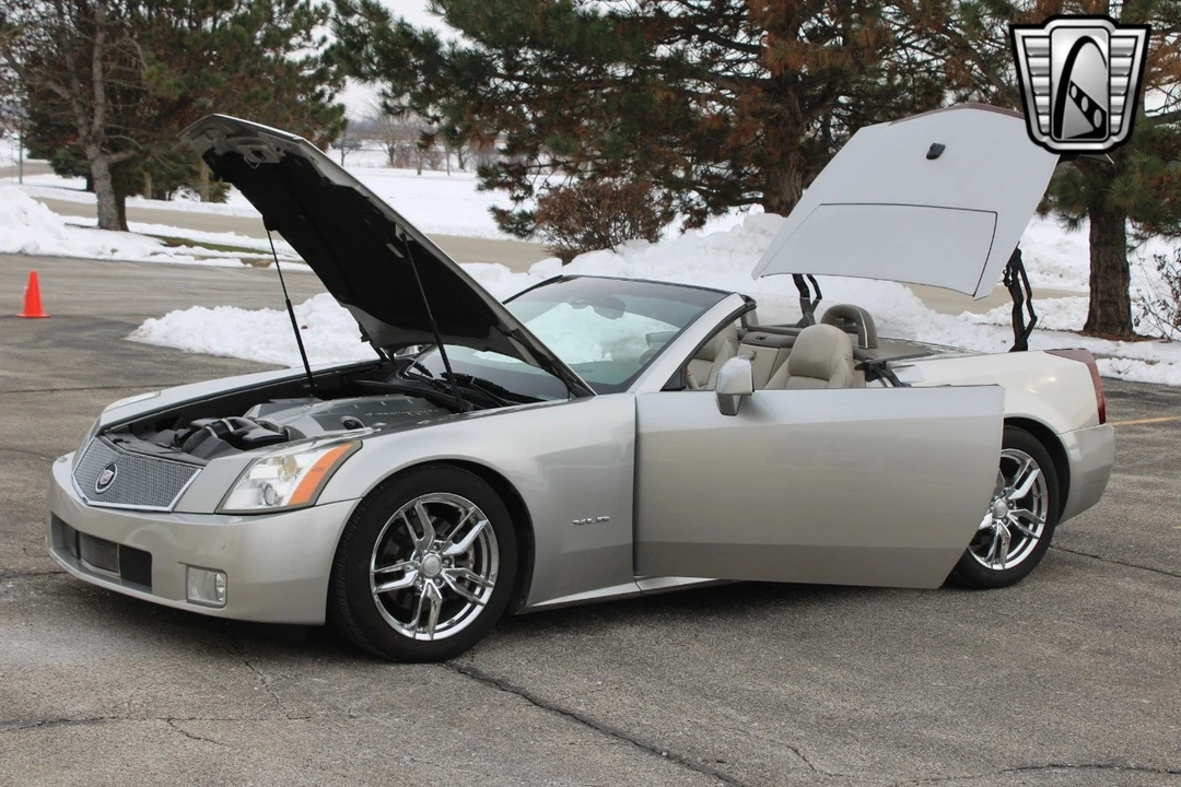 2005 Cadillac XLR - Image 17 of 21