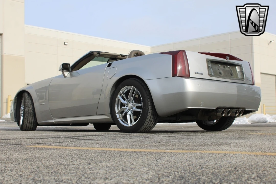 2005 Cadillac XLR - Image 8 of 21