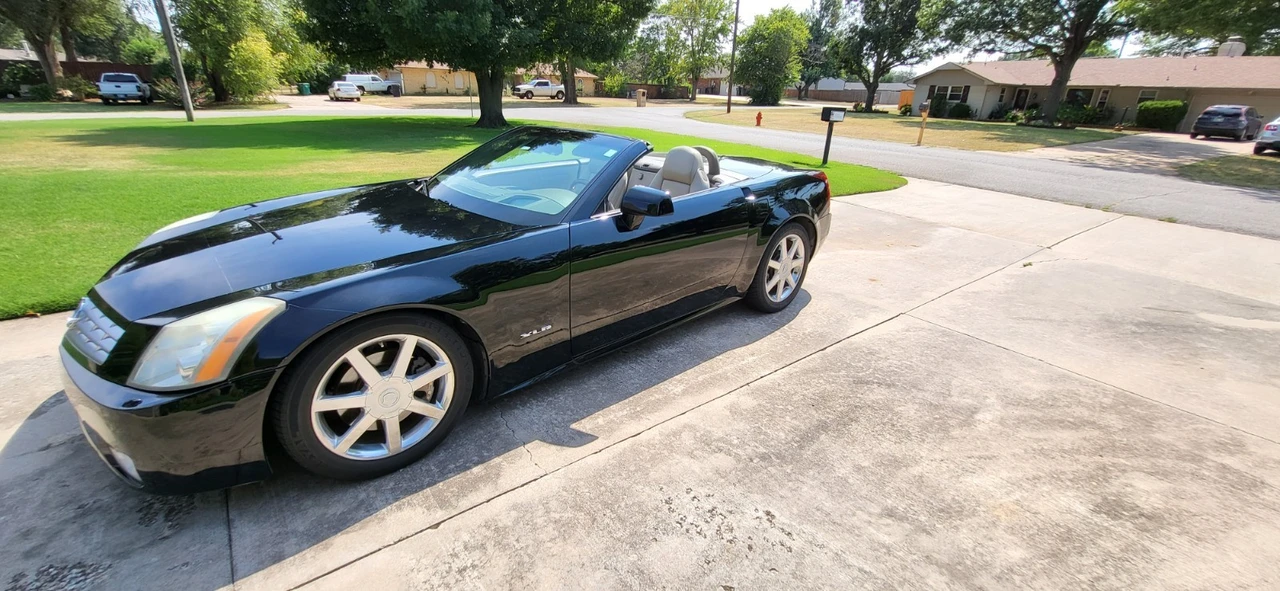 2005 Cadillac XLR - Image 6 of 11