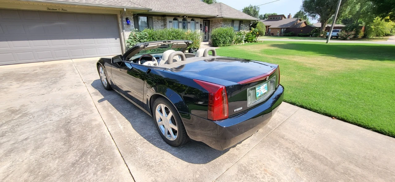 2005 Cadillac XLR - Image 7 of 11