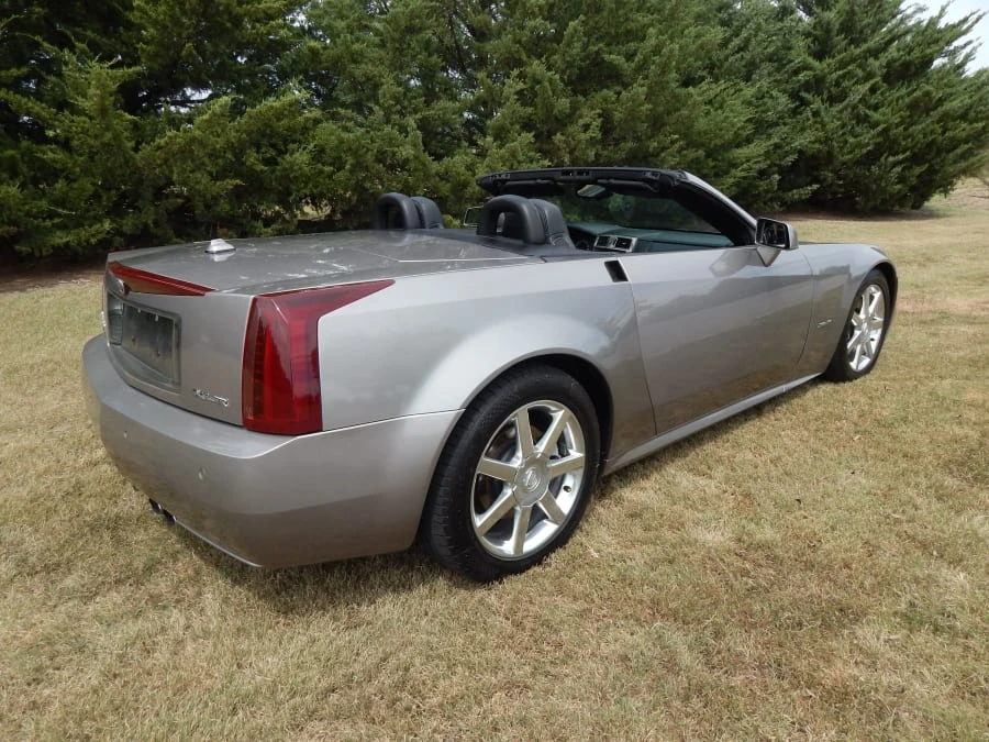 2005 Cadillac XLR - Image 2 of 4