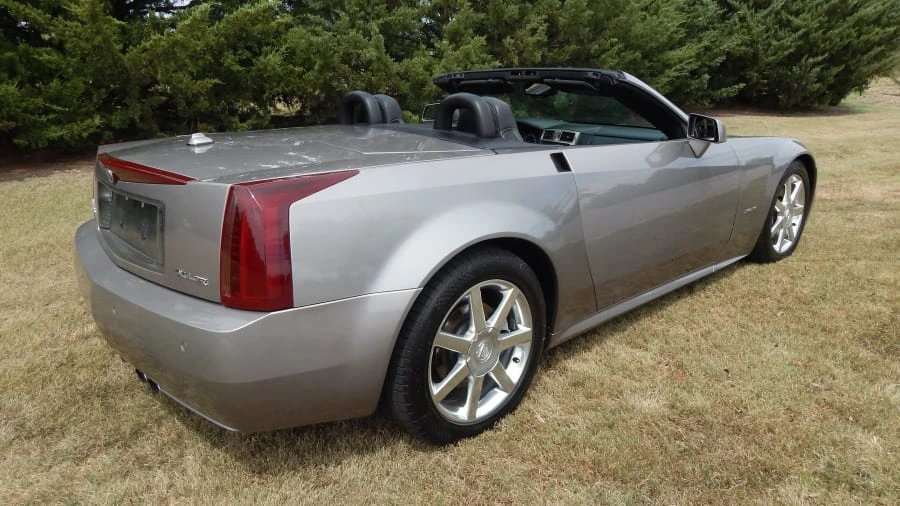2005 Cadillac XLR - Image 2 of 4