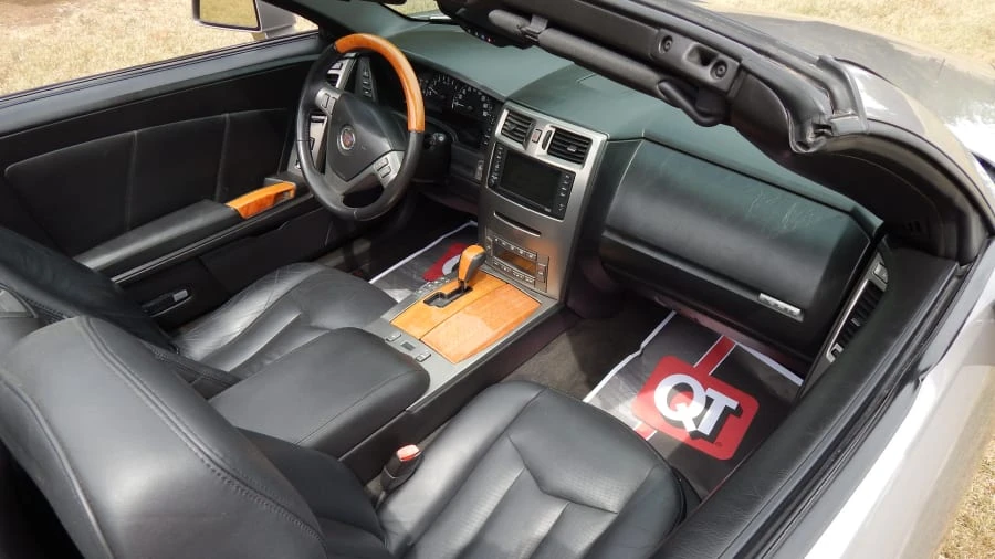 2005 Cadillac XLR - Image 3 of 4