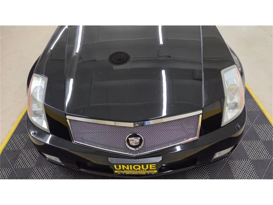 2005 Cadillac XLR - Image 11 of 31