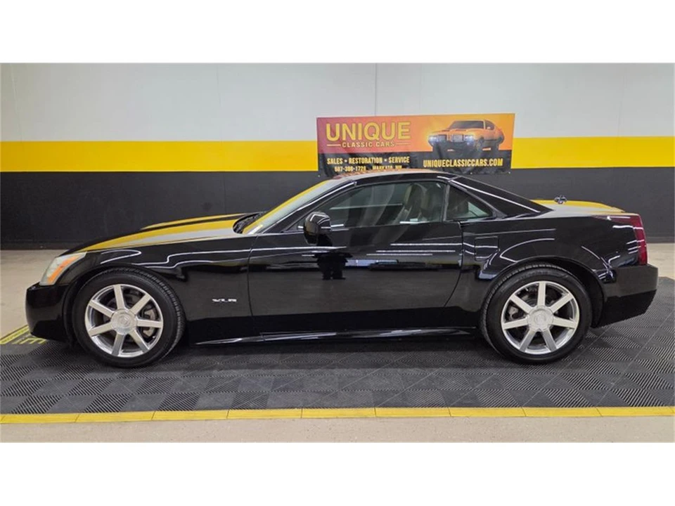2005 Cadillac XLR - Image 27 of 31
