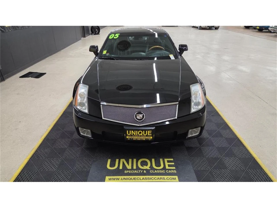 2005 Cadillac XLR - Image 22 of 31