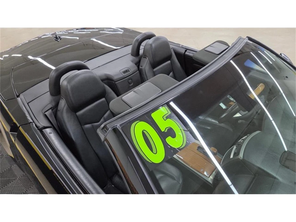 2005 Cadillac XLR - Image 17 of 31