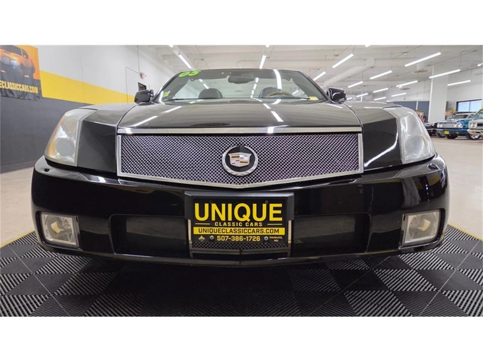 2005 Cadillac XLR - Image 8 of 31