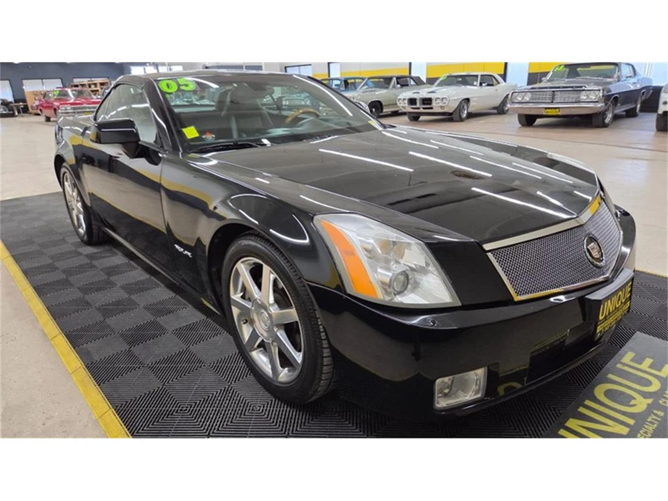 2005 Cadillac XLR - Image 23 of 31