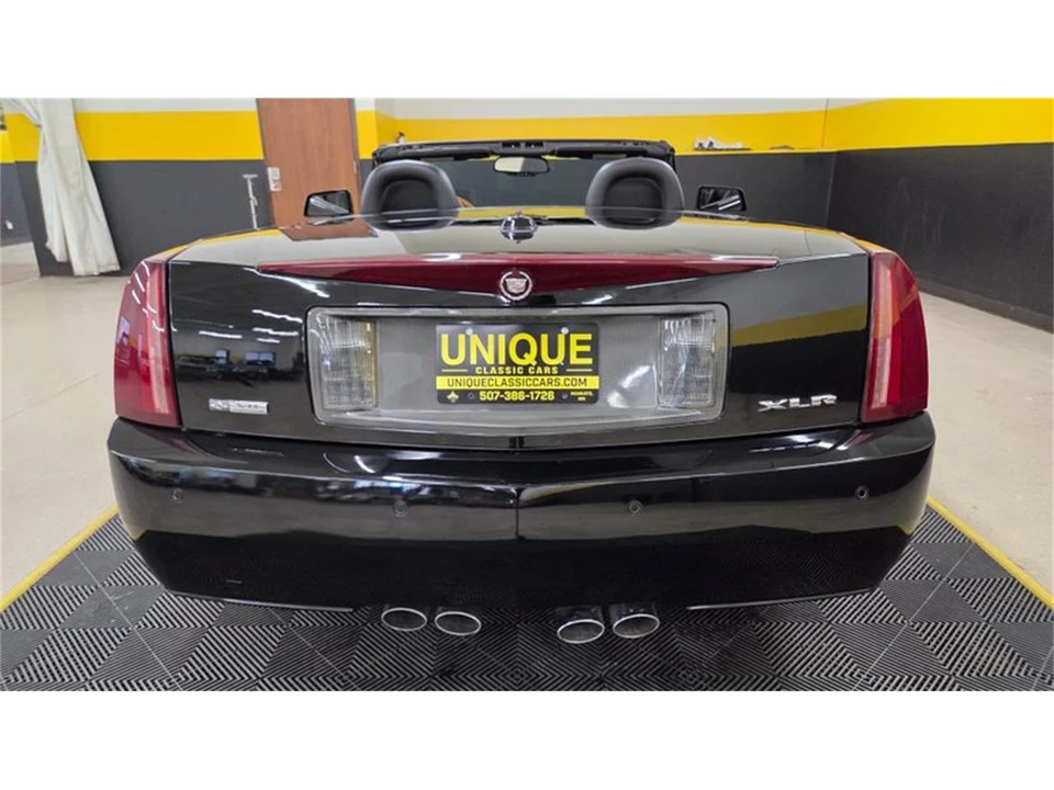 2005 Cadillac XLR - Image 5 of 31