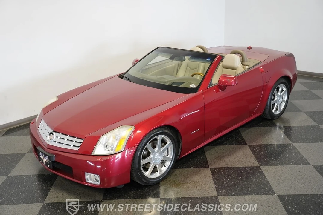 2005 Cadillac XLR - Image 9 of 12
