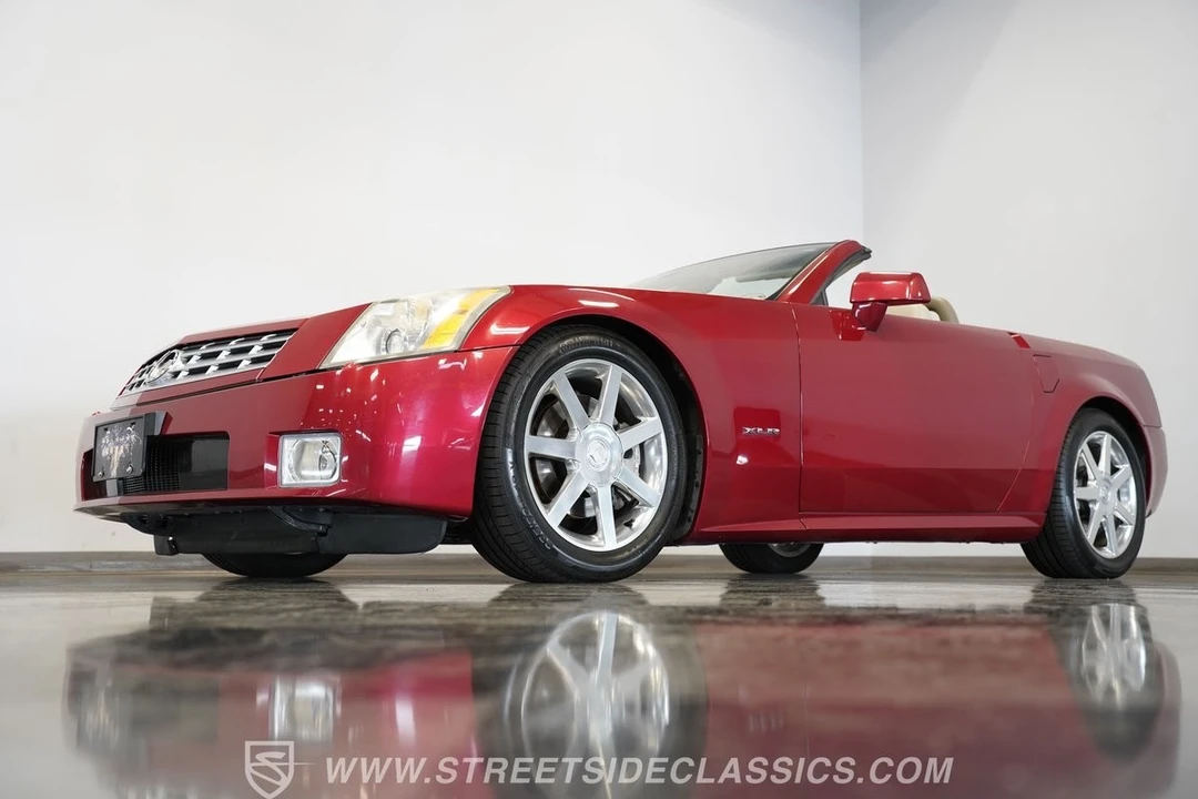 2005 Cadillac XLR - Image 6 of 12